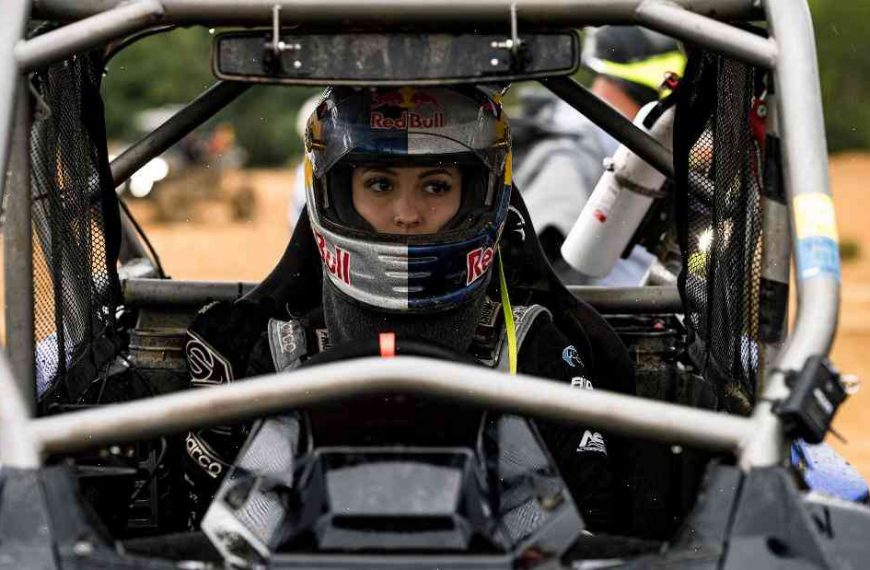 Leaping out of the truck: teen biker becomes first woman to compete in Dakar Rally