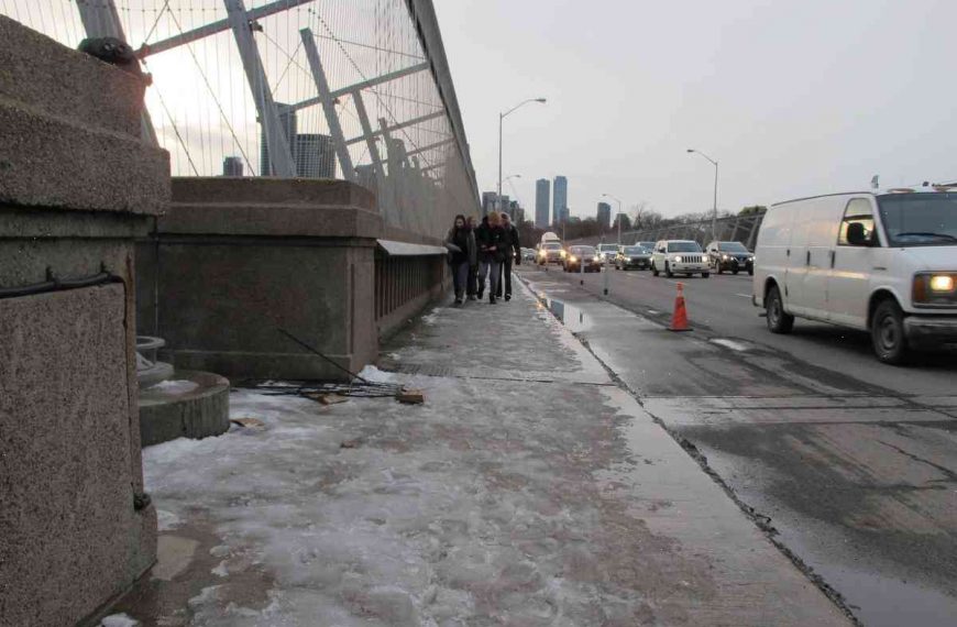 Ford Canada apologizes for ice-covered off-ramp